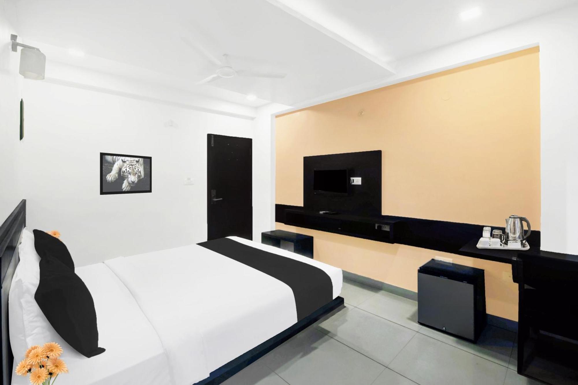 Townhouse City Center Near Mysore Palace Formerly Aavass Inn Exterior photo
